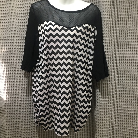 Free Kisses Tops - 🔥 Free kisses chevron top plus 3x